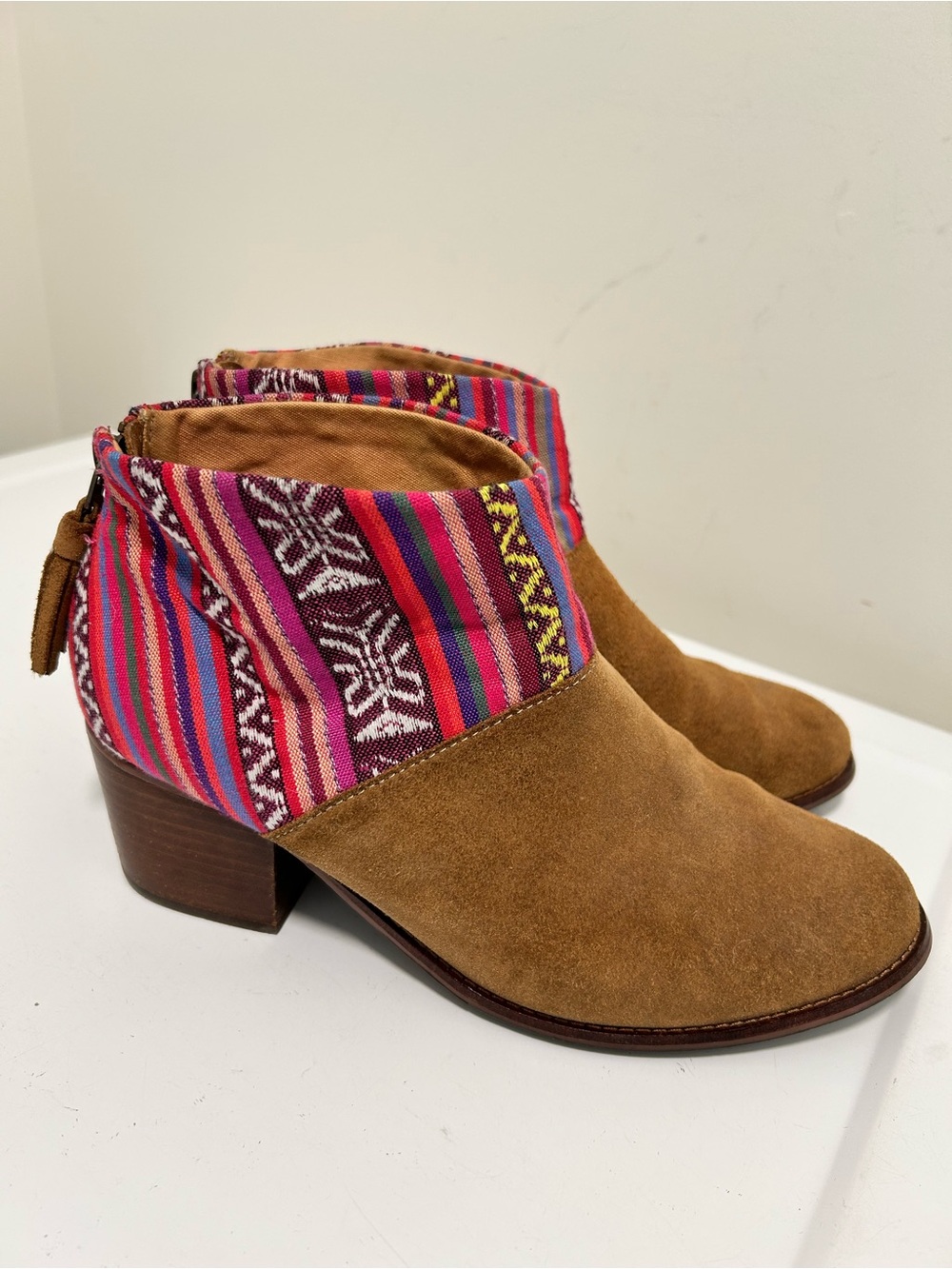 Tom’s Southwestern Suede Fabric Ankle Boots Tan Pink Size 10